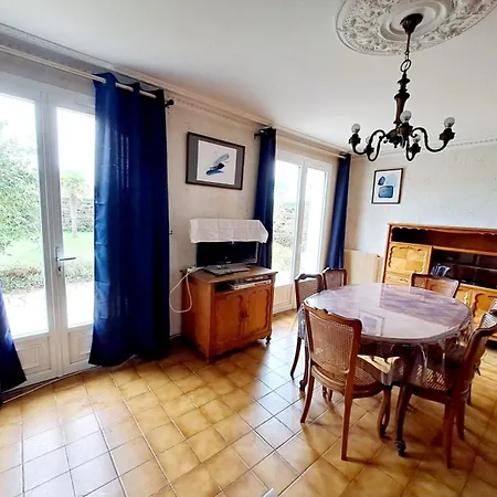 Maison d'hôtes Nausicaa, Maison Avec Joli Jardin Clos Arbore 4*